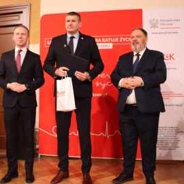 powiększ zdjęcie: Honorowi dawcy krwi uhonorowani w Centrum Witelona