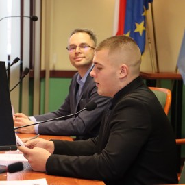 powiększ zdjęcie: III sesja Młodzieżowej Rady Miejskiej w Legnicy