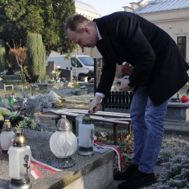 powiększ zdjęcie: Legniczanie uczcili bohaterów powstania wielkopolskiego