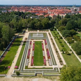 Kto zajmie się utrzymaniem zieleni parkowej? Wpłynęły dwie oferty