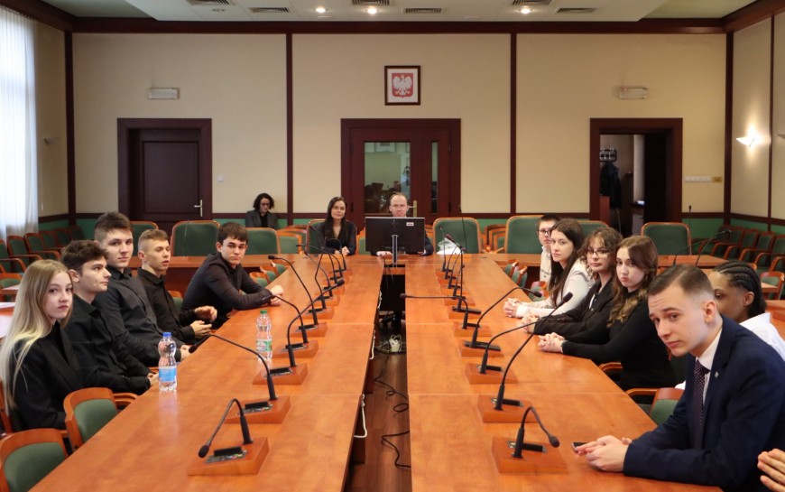 Poznaj program IV sesji Młodzieżowej Rady Miejskiej Legnicy