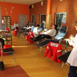 Zbliżają się ferie zimowe. RCKiK apeluje o oddawanie krwi