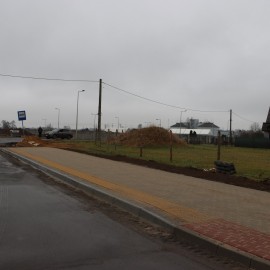 powiększ zdjęcie: Przebudowa chodnika na ul. Pątnowskiej przekroczyła półmetek