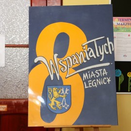 powiększ zdjęcie: Alicja Malinowska laureatką Miejskiego Konkursu &quot;Ośmiu Wspaniałych&quot;