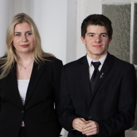 powiększ zdjęcie: Alicja Malinowska laureatką Miejskiego Konkursu &quot;Ośmiu Wspaniałych&quot;