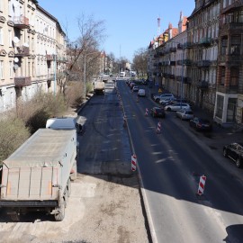 powiększ zdjęcie: Remont ul. Piastowskiej. Rozpoczęto układanie warstw profilujących