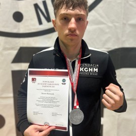 powiększ zdjęcie: Legniczanie wywalczyli 9. medali na mistrzostwach Polski w Taekwn-do. Gratulujemy