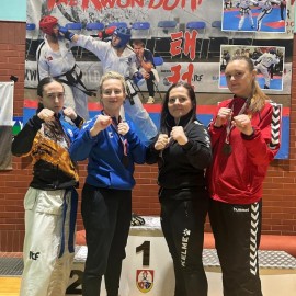 powiększ zdjęcie: Legniczanie wywalczyli 9. medali na mistrzostwach Polski w Taekwn-do. Gratulujemy