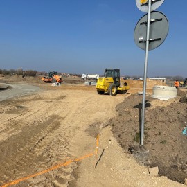 powiększ zdjęcie: Zobacz jak przebiega budowa ronda turbinowego na ul. Jaworzyńskiej