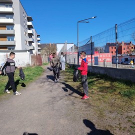 powiększ zdjęcie: Wiosenne sprzątanie miasta