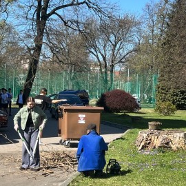powiększ zdjęcie: Wiosenne sprzątanie miasta