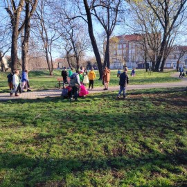 powiększ zdjęcie: Wiosenne sprzątanie miasta