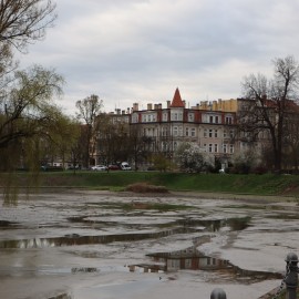 powiększ zdjęcie: Trwa oczyszczanie Koziego Stawu. Prace przebiegają zgodnie z harmonogramem