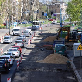 Remont ulicy Piastowskiej. Prace na półmetku