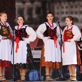 powiększ zdjęcie: Sezon turystyczny otwarty. Czas na zwiedzanie i odkrywanie