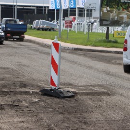 powiększ zdjęcie: Remont ul. Schumana. Sfrezowano już asfalt na jezdni