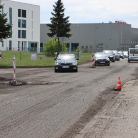 powiększ zdjęcie: Remont ul. Schumana. Sfrezowano już asfalt na jezdni