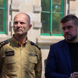 powiększ zdjęcie: Rozmowy o wdrażaniu ustawy o ochronie ludności i obronie cywilnej