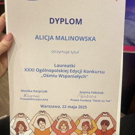powiększ zdjęcie: Alicja Malinowska laureatką ogólnopolskiego konkursu &quot;Ośmiu ...