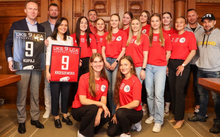 Legnicka piłka ręczna na fali
