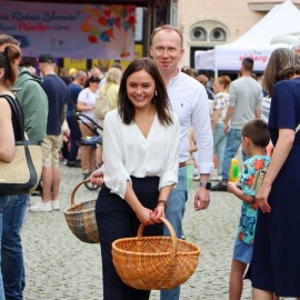 powiększ zdjęcie: Kolorowo, radośnie i zdrowo – Legnica świętowała Dzień Dziecka w Rynku