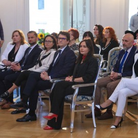 powiększ zdjęcie: Uroczysta sesja Rady Miejskiej z honorami i wyróżnieniami