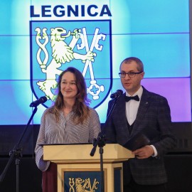 powiększ zdjęcie: Uroczysta sesja Rady Miejskiej z honorami i wyróżnieniami