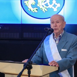powiększ zdjęcie: Uroczysta sesja Rady Miejskiej z honorami i wyróżnieniami