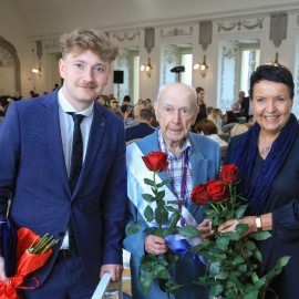 powiększ zdjęcie: Uroczysta sesja Rady Miejskiej z honorami i wyróżnieniami