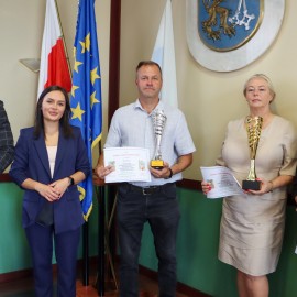powiększ zdjęcie: Podsumowanie sportowego roku szkolnego 2024/2025 w legnickim ratuszu