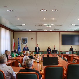 powiększ zdjęcie: Podsumowanie sportowego roku szkolnego 2024/2025 w legnickim ratuszu