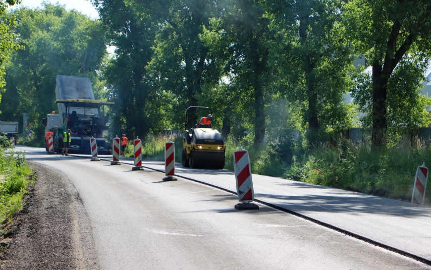 Postępują prace przy przebudowie ul. Złotoryjskiej w rejonie Huty Miedzi Legnica