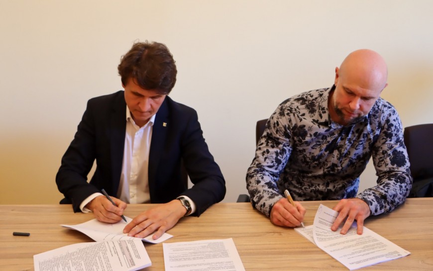 Podpisano umowę na budowę dwóch kompleksów sportowych Orlik