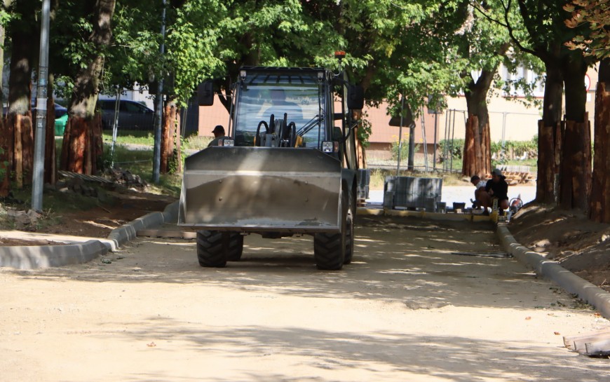 Trwają prace przy przebudowie ul. Łowickiej