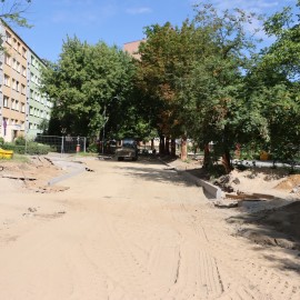 powiększ zdjęcie: Trwają prace przy przebudowie ul. Łowickiej