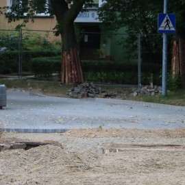 powiększ zdjęcie: Trwają prace przy przebudowie ul. Łowickiej