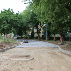 powiększ zdjęcie: Trwają prace przy przebudowie ul. Łowickiej