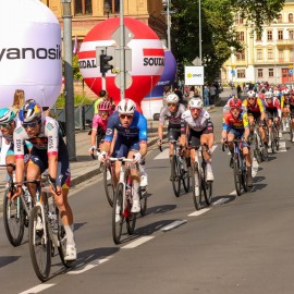 powiększ zdjęcie: Olav Kooij wygrał w Legnicy pierwszy etap 82. Tour de Pologne
