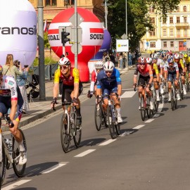 powiększ zdjęcie: Olav Kooij wygrał w Legnicy pierwszy etap 82. Tour de Pologne
