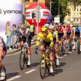 powiększ zdjęcie: Olav Kooij wygrał w Legnicy pierwszy etap 82. Tour de Pologne