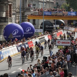 powiększ zdjęcie: Olav Kooij wygrał w Legnicy pierwszy etap 82. Tour de Pologne