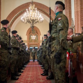 powiększ zdjęcie: Święto Wojska Polskiego w Legnicy. Patriotycznie i radośnie