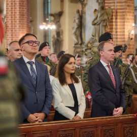 powiększ zdjęcie: Święto Wojska Polskiego w Legnicy. Patriotycznie i radośnie
