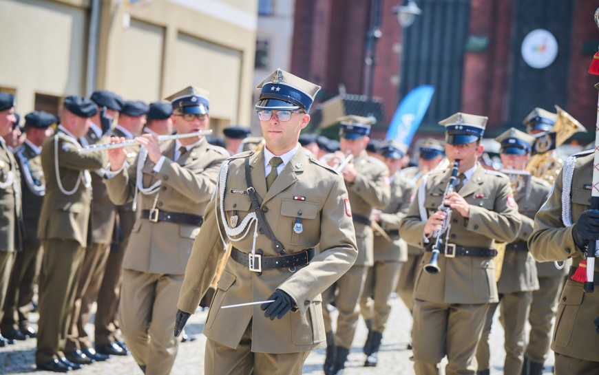Święto Wojska Polskiego w Legnicy. Patriotycznie i radośnie