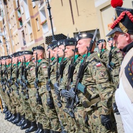 powiększ zdjęcie: Święto Wojska Polskiego w Legnicy. Patriotycznie i radośnie