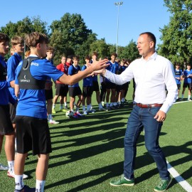 powiększ zdjęcie: Akademia piłkarska Miedzi Legnica otrzymała dofinansowanie z ministerstwa