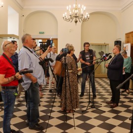 powiększ zdjęcie: Najstarsza kapsuła czasu jest w Legnicy. Poznaliśmy jakie skarby kryła