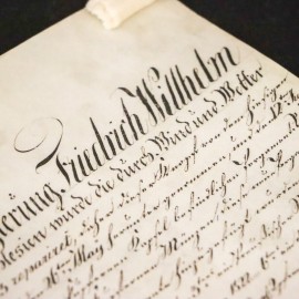 powiększ zdjęcie: Najstarsza kapsuła czasu jest w Legnicy. Poznaliśmy jakie skarby kryła