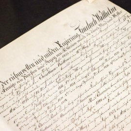 powiększ zdjęcie: Najstarsza kapsuła czasu jest w Legnicy. Poznaliśmy jakie skarby kryła