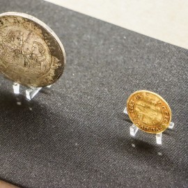 powiększ zdjęcie: Najstarsza kapsuła czasu jest w Legnicy. Poznaliśmy jakie skarby kryła